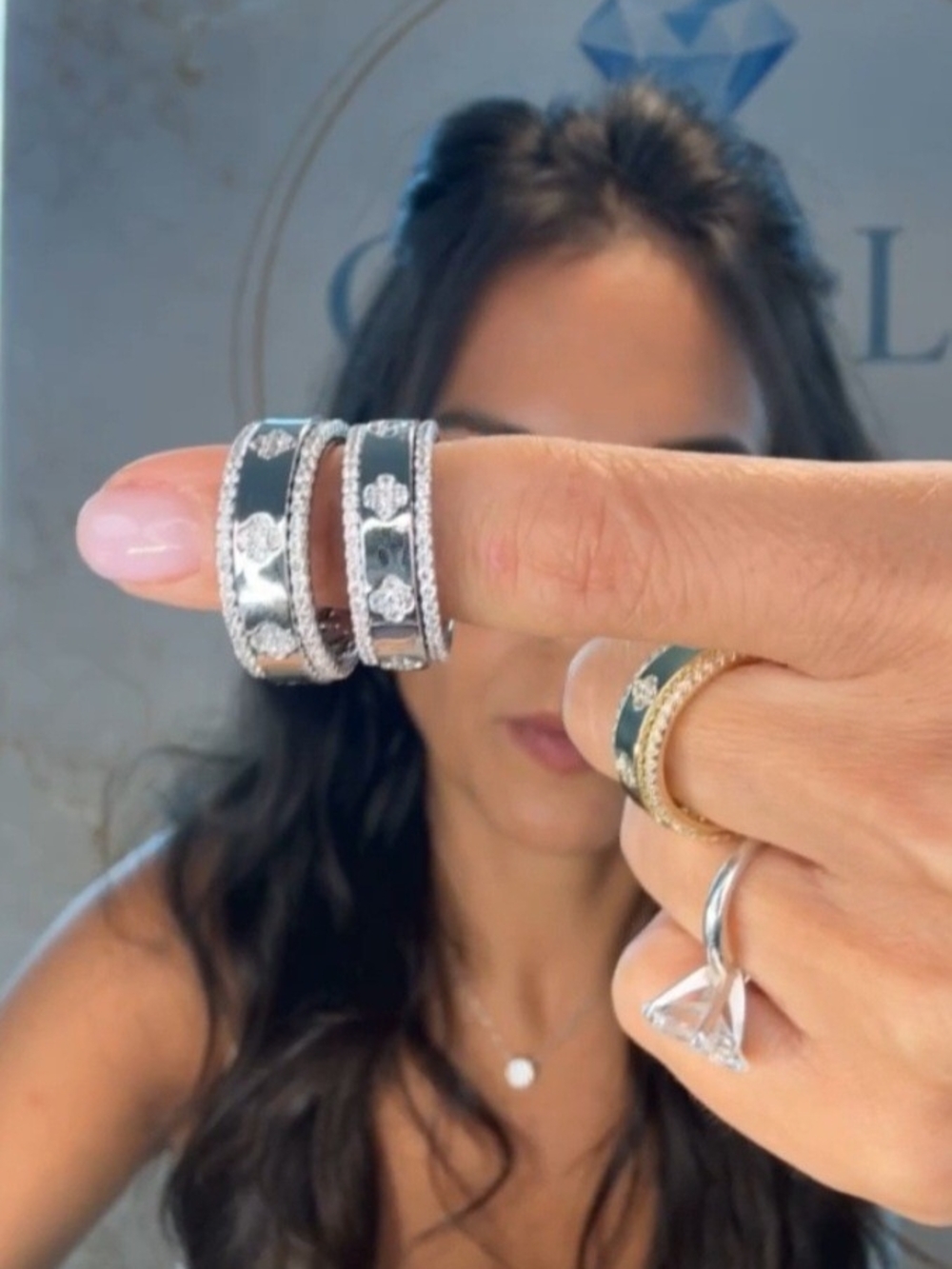 Silver Spining Band Ring In White SZ Clovers